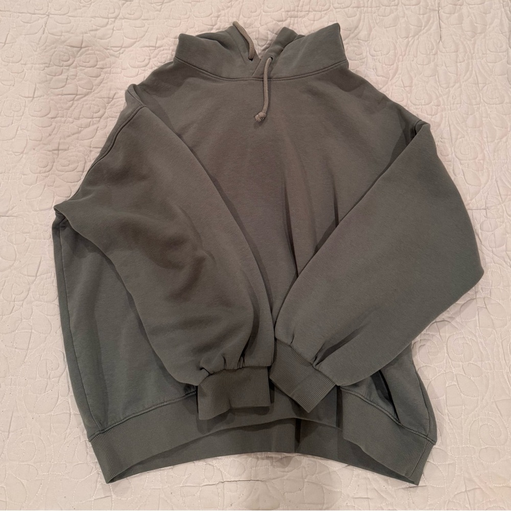H&M HOODIE (SAGE GREEN)